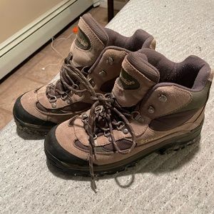 Columbia hiking boots